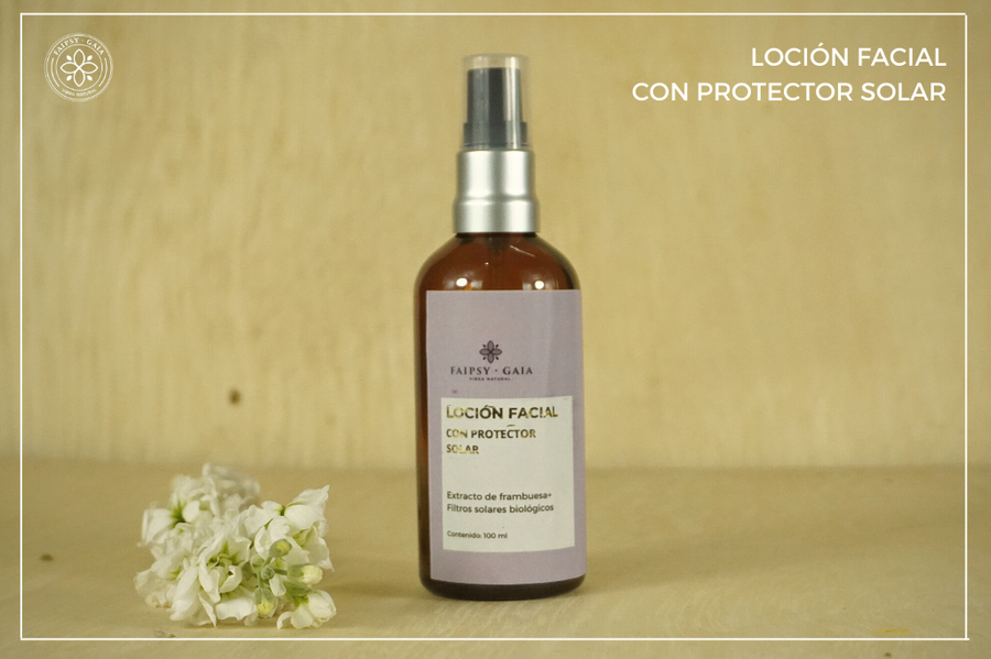 Loción facial con bloqueador solar. Protege y nutre la piel, ideal para uso diario. Fórmula ligera, no grasa, con ingredientes naturales y protección contra rayos UV. Apta para todo tipo de piel.