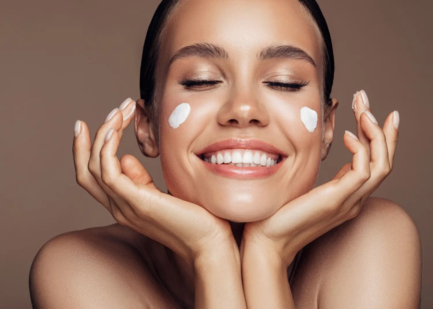 Tu piel también merece rituales profundos: conoce nuestras cremas faciales