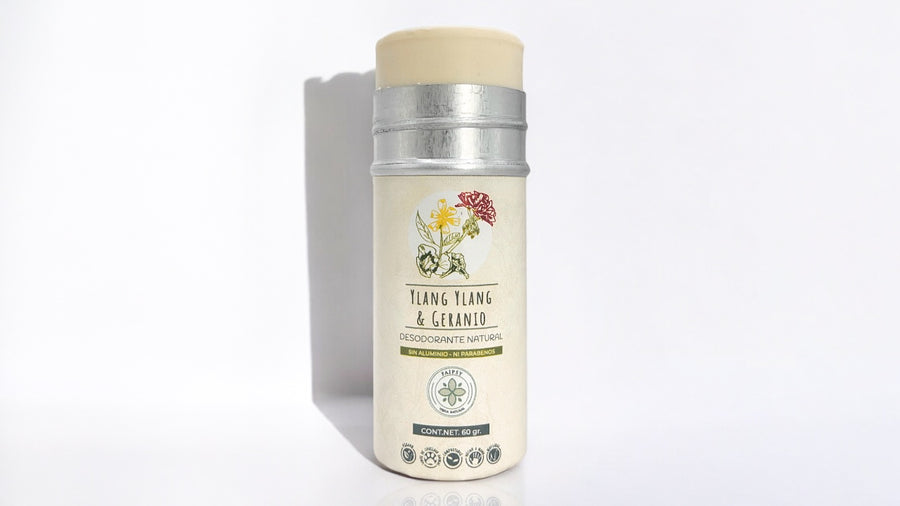 Desodorante Natural Ylang-Geranio de 60g en envase de aluminio: fragancia floral, tacto suave y diseño sostenible.