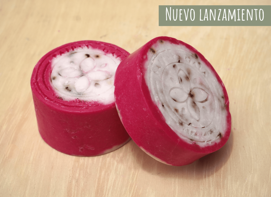 Shampoo sólido de pitahaya. Fortalece y revitaliza el cabello débil y dañado. Nutre y evita la resequedad del cuero cabelludo. 